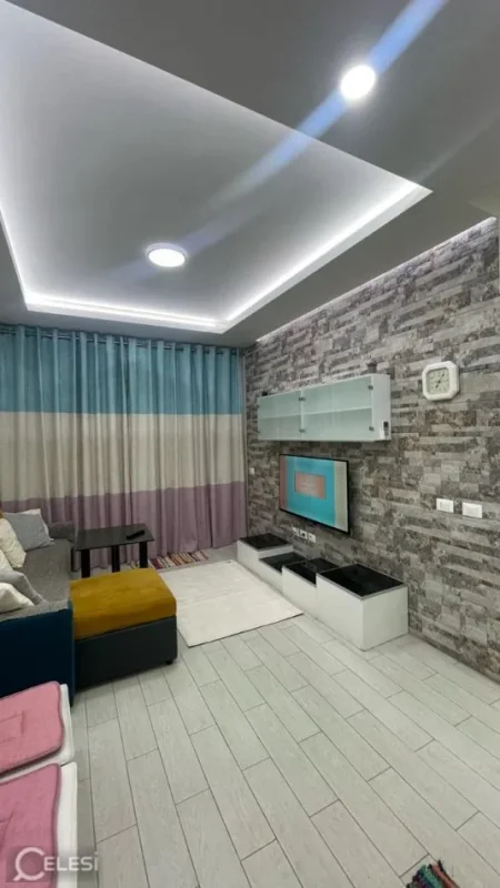 Tirane, jepet me qera apartament 1+1 Kati 2, 60 m² 650 € (Komuna Parisit)