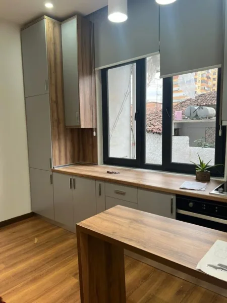 Tirane, jepet me qera apartament 1+1 Kati 1, 60 m² 600 € (9 katshet)