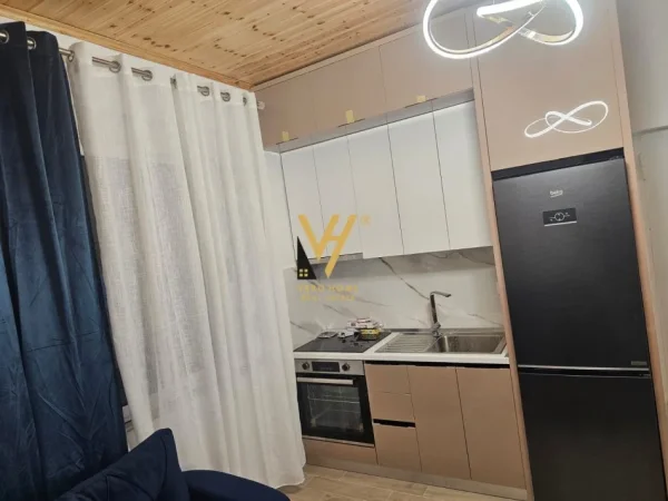 Tirane, jepet me qera apartament 1+1+Ballkon Kati 1, 65 m² 500 € (LAPRAKE)