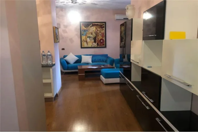Tirane, jepet me qera apartament 2+1 Kati 2, 100 m² 470 € (Endri Keko)