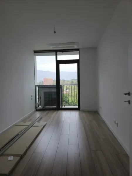 Tirane, jepet me qera zyre Kati 2, 89 m² 1.200 €