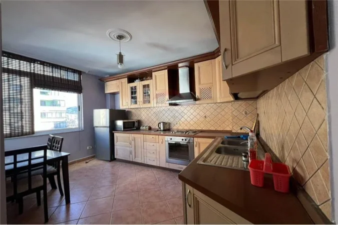 Tirane, jepet me qera apartament 2+1 Kati 9, 109 m² 600 € (Myslym Shyri)