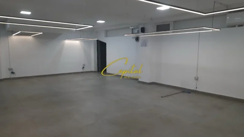 Tirane, jepet me qera dyqan Kati -1, 250 m² 2.700 € (PAZARI I RI)