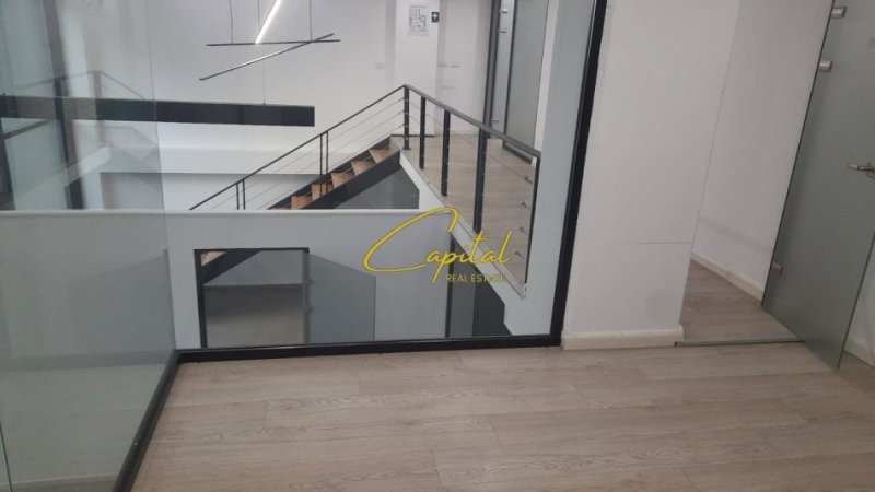 Tirane, jepet me qera dyqan Kati -1, 250 m² 2.700 € (PAZARI I RI)