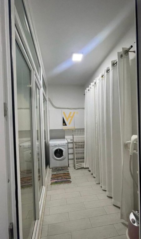 Tirane, jepet me qera apartament 1+1+Ballkon Kati 2, 60 m² 650 € (KOMUNA E PARISIT)