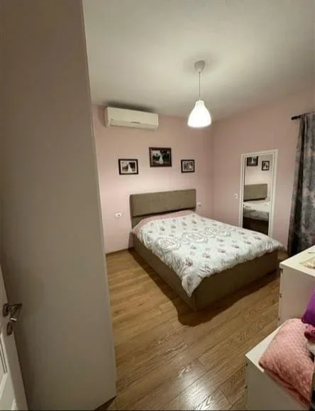 Tirane, jepet me qera Vile 2+1 Kati 2, 130 m² 700 € (FUSHE MEZEZ)