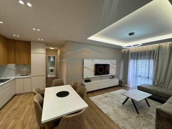 Tirane, jepet me qera apartament 2+1+Ballkon Kati 3, 90 m² 800 € (Rruga e Kavajes)