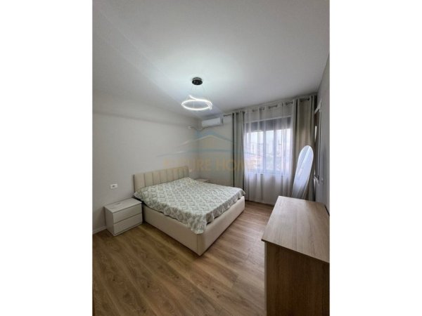 Tirane, jepet me qera apartament 2+1+Ballkon Kati 3, 90 m² 800 € (Rruga e Kavajes)