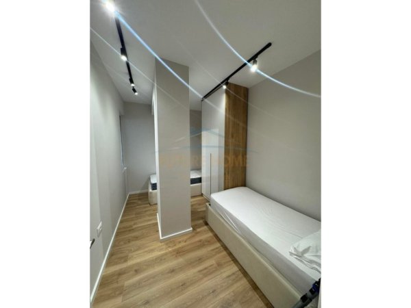 Tirane, jepet me qera apartament 2+1+Ballkon Kati 3, 90 m² 800 € (Rruga e Kavajes)