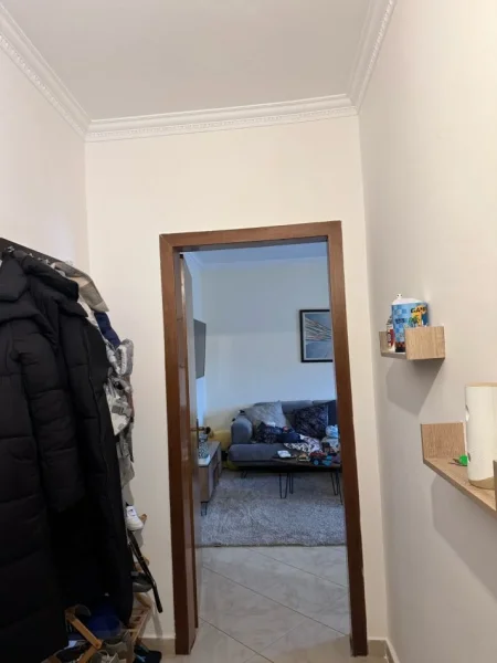 Tirane, jepet me qera apartament 1+1+Ballkon Kati 11, 75 m² 450 € (rruga Qemal Stafa perballe Shkolles Fan Noli)