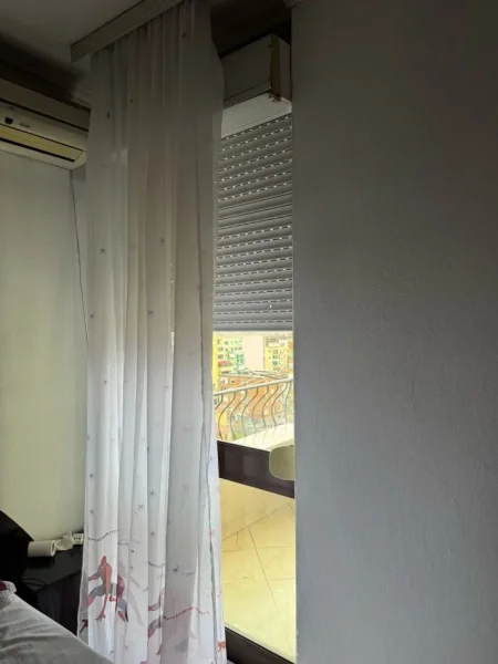 Tirane, jepet me qera apartament 1+1+Ballkon Kati 11, 75 m² 450 € (rruga Qemal Stafa perballe Shkolles Fan Noli)