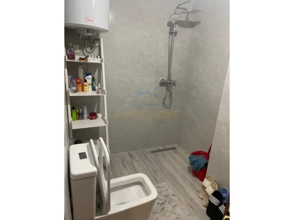 Tirane, jepet me qera apartament 1+1+Ballkon Kati 4, 70 m² 600 € (Don Bosko)