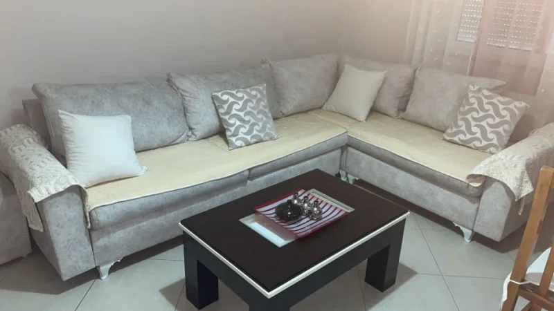 Tirane, jepet me qera apartament 1+1+Ballkon Kati 5, 60 m² 450 € (Ish Parku i Autobuzave rruga Babe Rexha)