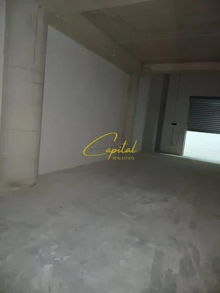 Tirane, jepet me qera magazine Kati -1, 160 m² 3.000 € (STACIONI TRENIT)