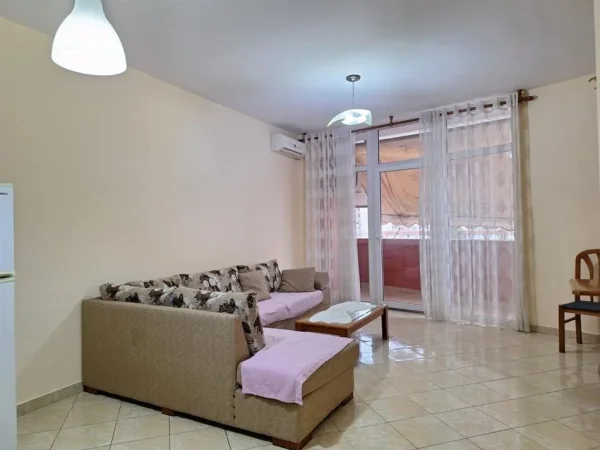 Tirane, jepet me qera apartament 1+1+Ballkon Kati 5, 67 m² 450 € (DON BOSKO)
