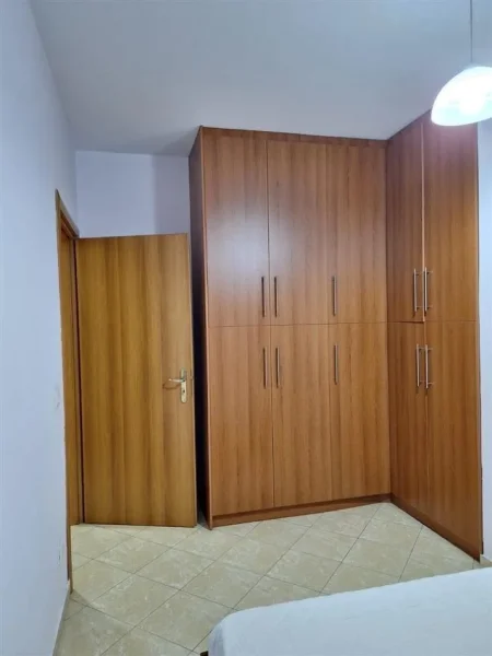 Tirane, jepet me qera apartament 1+1+Ballkon Kati 5, 67 m² 450 € (DON BOSKO)