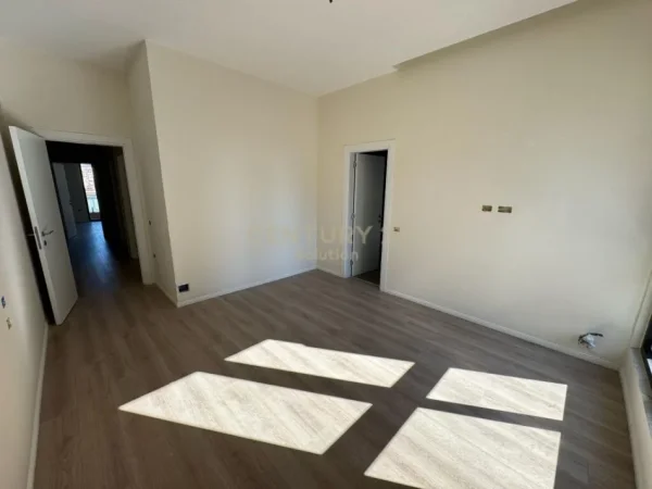 Tirane, shitet 2+1 Kati 4, 110 m² 297.000 € (Tek Square 21)