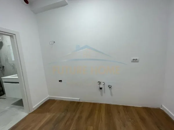 Tirane, shitet apartament 2+1 Kati 5, 67 m² 118.000 € (Kinostudio)