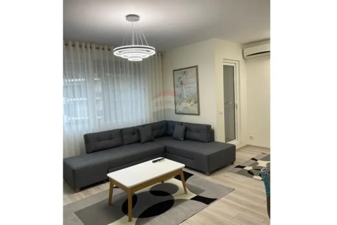 Tirane, jepet me qera apartament 1+1 Kati 8, 70 m² 900 € (Rruga e Kosovareve)