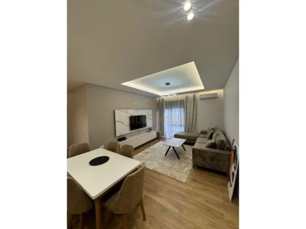 Tirane, jepet me qera apartament 2+1 Kati 3, 90 m² 800 € (Rruga e Kavajes)