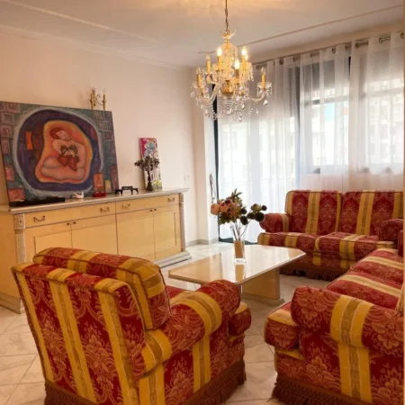 Durres, jepet me qera apartament 2+1+Ballkon Kati 5, 