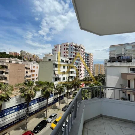Durres, jepet me qera apartament 2+1+Ballkon Kati 5, 