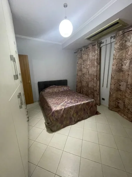 Tirane, jepet me qera apartament 2+1+Aneks+Ballkon Kati 8, 190 m² 600 € (Perballe Delijorgjit)