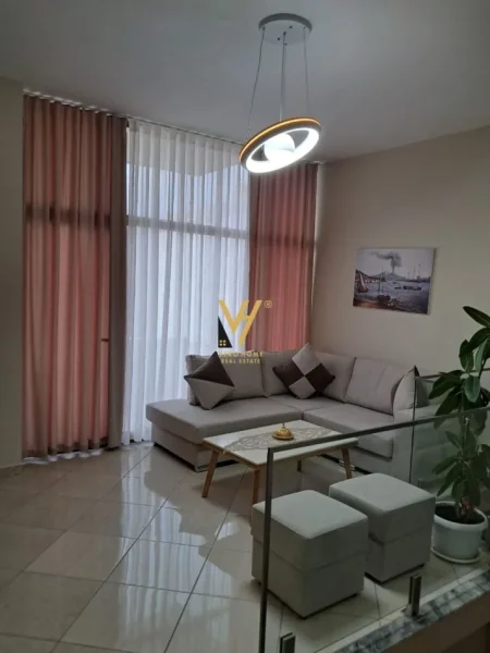 Tirane, jepet me qera apartament 2+1+Ballkon Kati 1, 90 m² 650 € (LIQENI ARTIFICIAL)