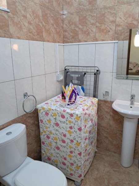 Tirane, jepet me qera apartament 2+1+Ballkon Kati 1, 90 m² 650 € (LIQENI ARTIFICIAL)