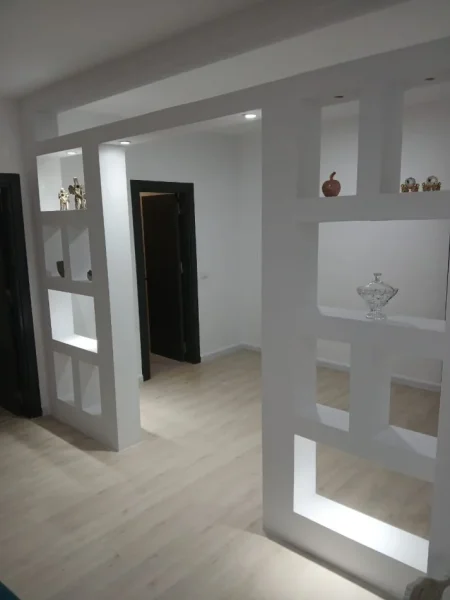 Tirane, jepet me qera apartament 1+1+Ballkon Kati 2, 75 m² 450 € (LIQENI I THATE)