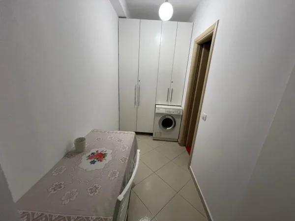 Tirane, jap me qera apartament 2+1+Ballkon Kati 7, 115 m² 700 € (Don Bosko)