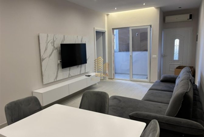 Tirane, jepet me qera apartament 1+1+Ballkon Kati 1, 75 m² 420 € (Rruga Shefqet Kuka)