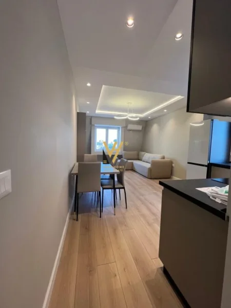 Tirane, jepet me qera apartament 1+1+Ballkon Kati 7, 70 m² 750 € (STADIUMI DINAMO)