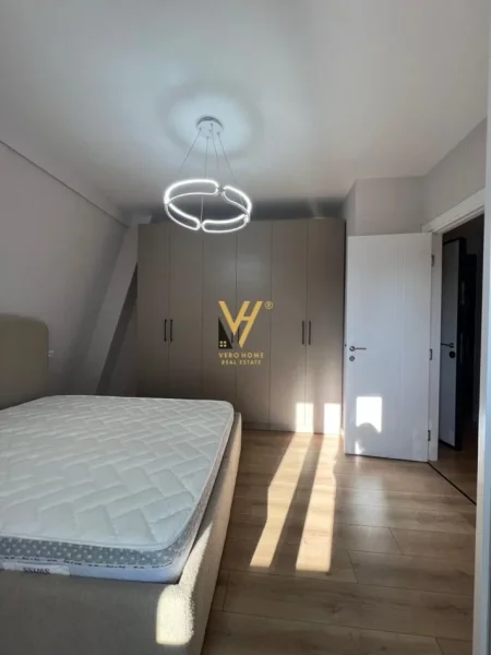 Tirane, jepet me qera apartament 1+1+Ballkon Kati 7, 70 m² 750 € (STADIUMI DINAMO)