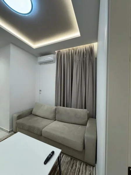 Tirane, jepet me qera apartament 1+1 Kati 1, 65 m² (5 MAJI)