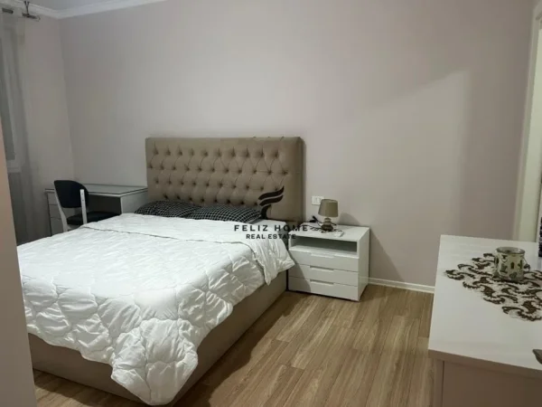 Tirane, jepet me qera apartament 2+1+Ballkon Kati 4, 100 m² 800 € (DON BOSKO)