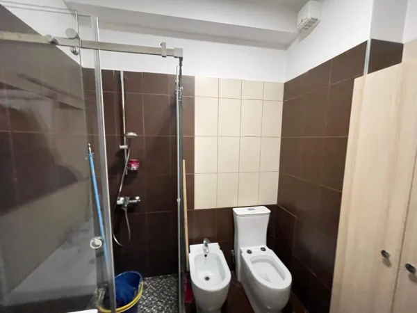 Tirane, jap me qera apartament 2+1+Ballkon Kati 4, 100 m² 550 € (Kodra e Diellit)