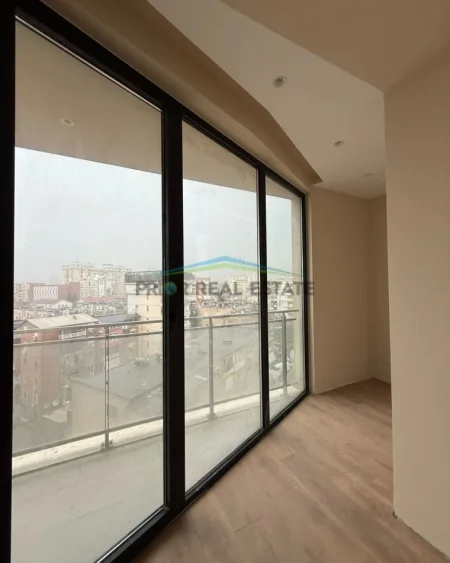 Tirane, jepet me qera apartament 2+1+Ballkon Kati 5, 104 m² 1.500 € (Mine Peza)