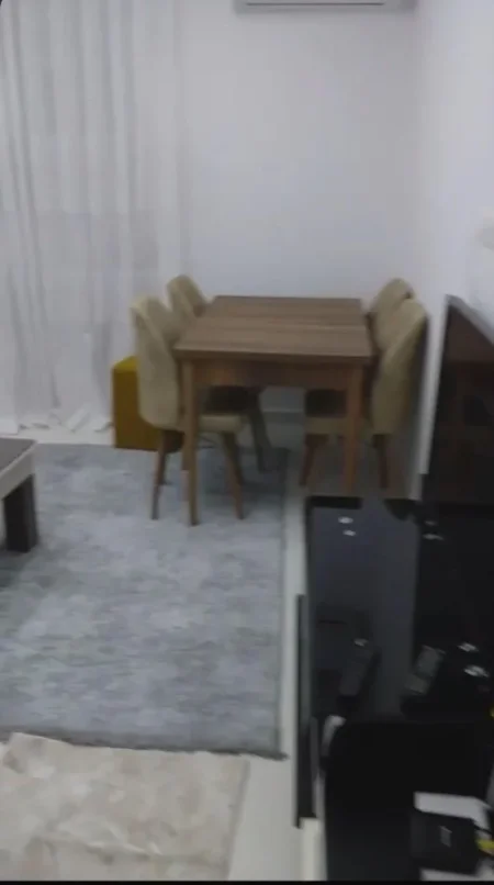 Tirane, jepet me qera apartament 2+1+Ballkon Kati 2, 86 m² 900 € (QENDER PRANE MUZEUT)