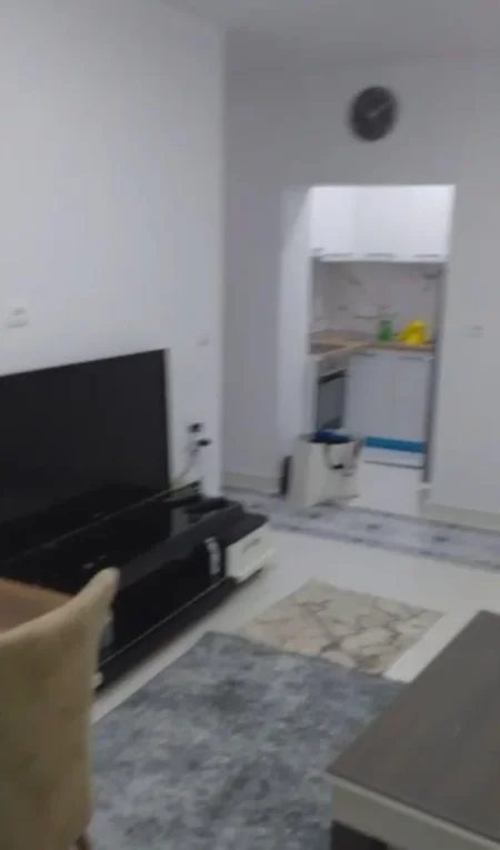 Tirane, jepet me qera apartament 2+1+Ballkon Kati 2, 86 m² 900 € (QENDER PRANE MUZEUT)