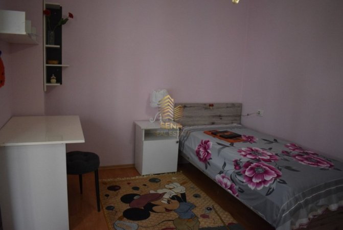 Tirane, jepet me qera apartament 2+1+Ballkon Kati 2, 96 m² 600 € (Rruga Rrapo Hekali)