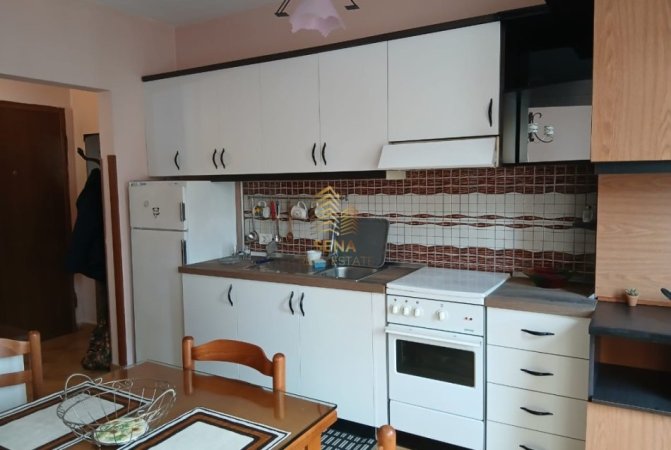 Tirane, jepet me qera apartament 2+1+Ballkon Kati 2, 96 m² 600 € (Rruga Rrapo Hekali)