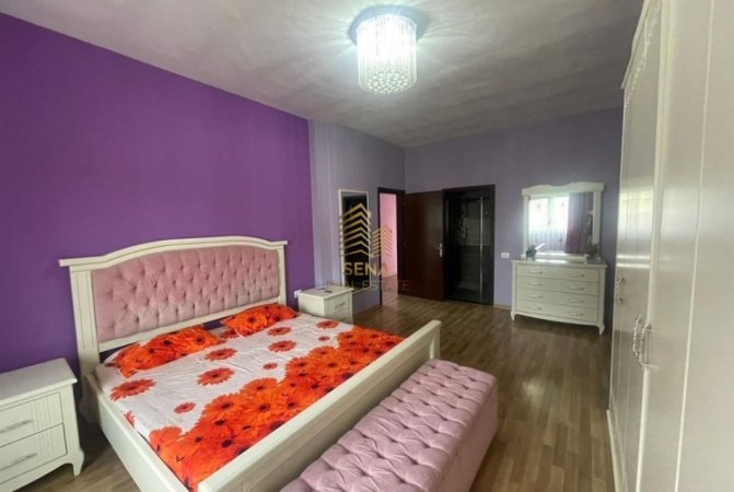 Tirane, jepet me qera Vile 2+1+Ballkon Kati 3, 164 m² 1.200 € (Rruga Burgut)