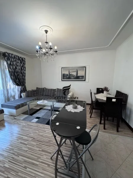 Tirane, jepet me qera apartament 2+1+Ballkon Kati 3, 90 m² 600 € (LIQENI I THATE)