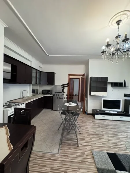 Tirane, jepet me qera apartament 2+1+Ballkon Kati 3, 90 m² 600 € (LIQENI I THATE)