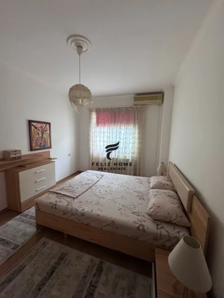 Tirane, jepet me qera apartament 2+1+Ballkon Kati 3, 90 m² 600 € (LIQENI I THATE)