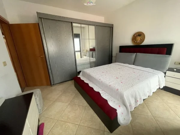 Tirane, jepet me qera apartament 1+1+Ballkon Kati 11, 64 m² 600 € (9 kateshet)