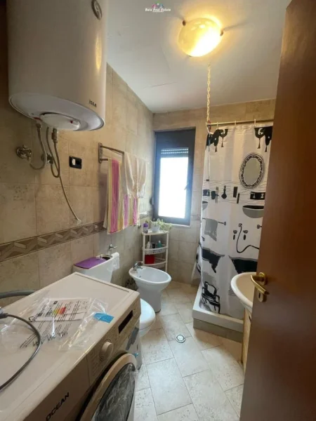 Tirane, jepet me qera apartament 1+1+Ballkon Kati 11, 64 m² 600 € (9 kateshet)