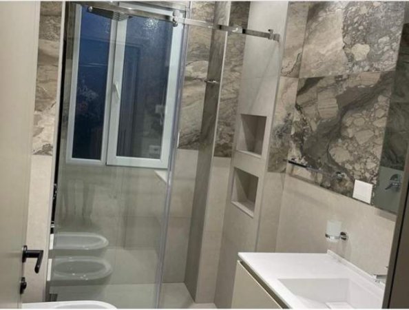 Vlore, shitet apartament 2+1 Kati 2, 73 m² 142.000 Euro (Plazhi i vjetër)