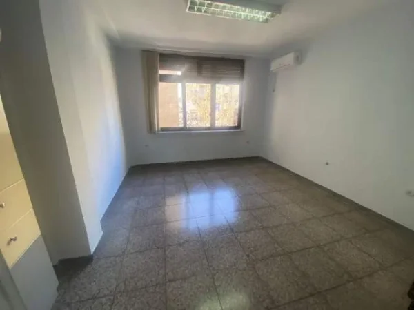 Tirane, Shitet Apartament 3+1+BLK Kati 3, 134 m² 2.200 Euro/m2 (Sami Frasheri)